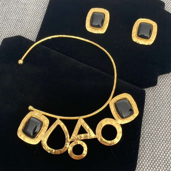 Unique Gold Tone Jewelry Set - Geometric Shapes with Black Stones - Picture 1 of 7